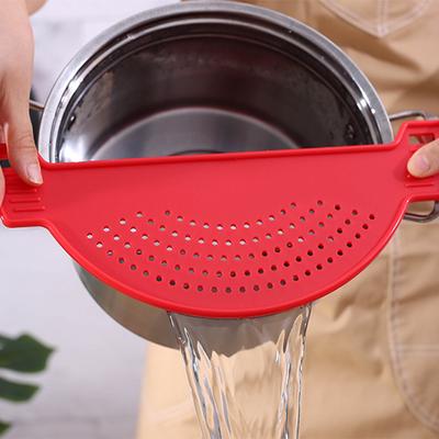 Creative Plastic Drain Basket Wash Rice Filter Leak Proof Baffle Kitchen Gadget Pot Side Drainer