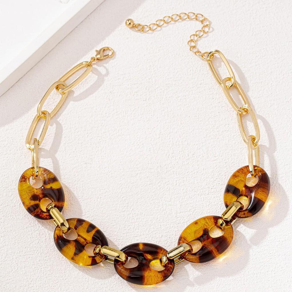 Acrylic Pig Nose Necklace: Minimalist, Sexy, High-End Jewelry