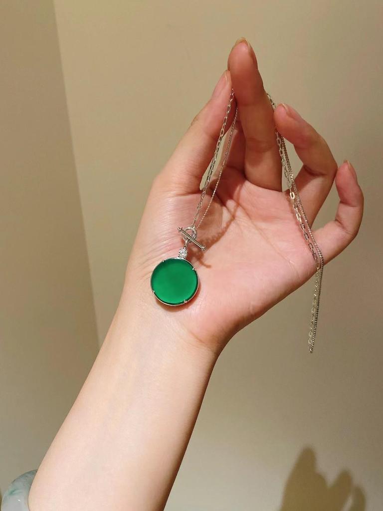 925 Sterling Silver Women's Pendant Necklace with Natural Green Chalcedony and Round Diamond-Set - Elegant Light Luxury Style