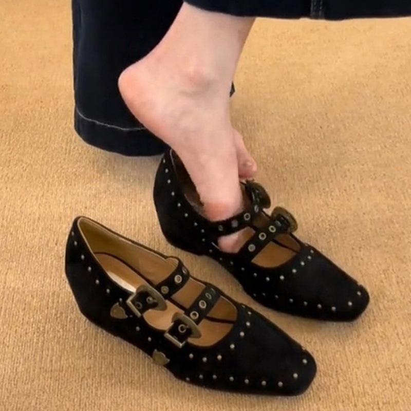 

Retro rivet one-word buckle with square head inner height increase Mary Jane women s shoes 2025 new versatile temperament light mouth single shoes 40 чёрный