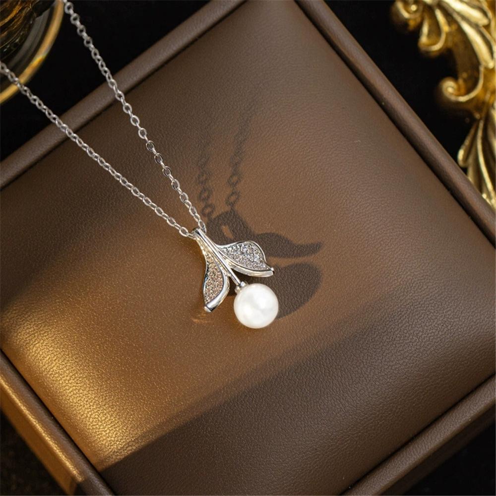 

Cute Female White Zircon Stone Pendant Necklace Vintage Silver Color Wedding For Women