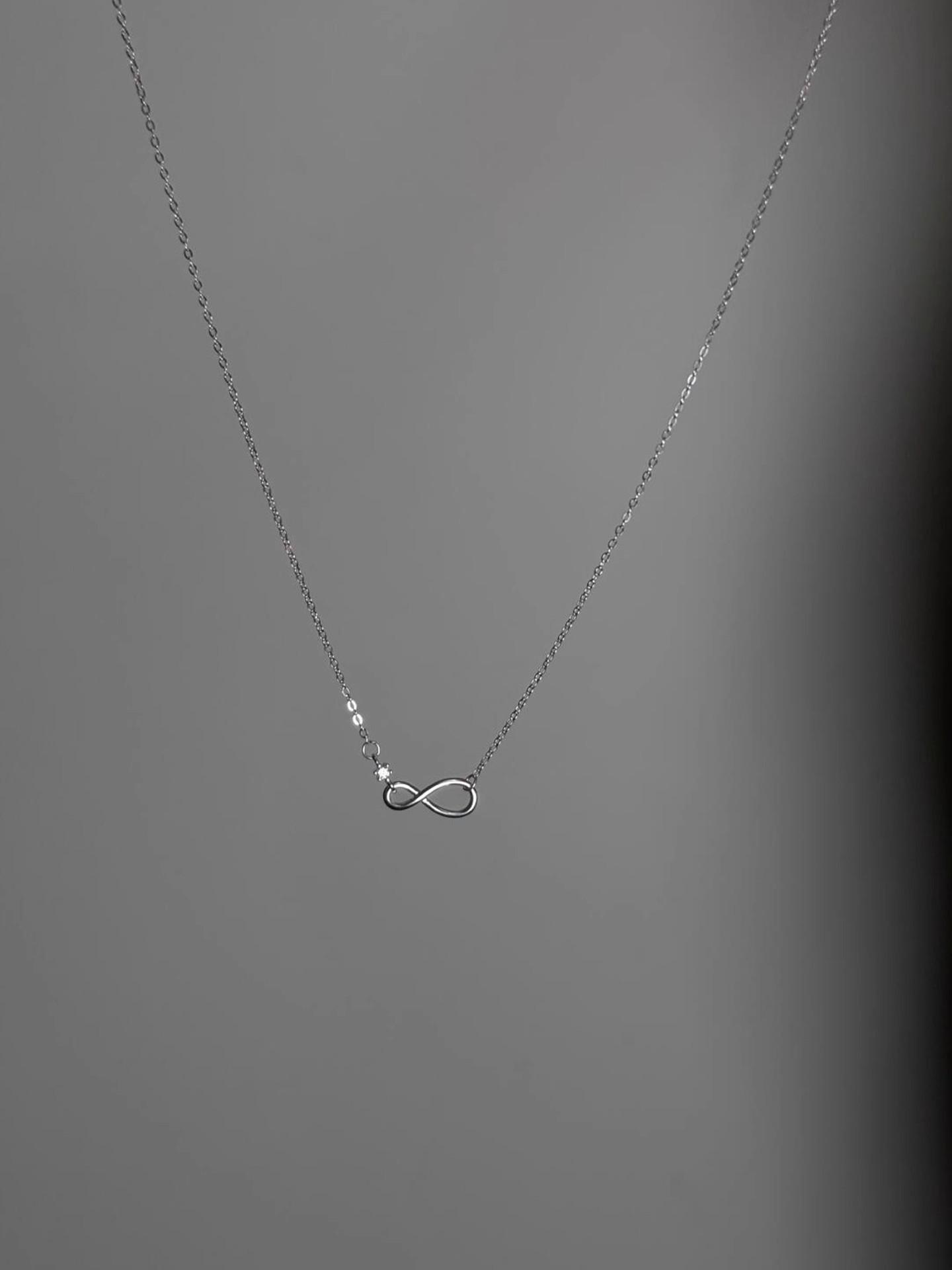 Корейское ожерелье с цирконом «Петля Мёбиуса»: Элегантная многослойная цепочка на ключицы Подарок для нее