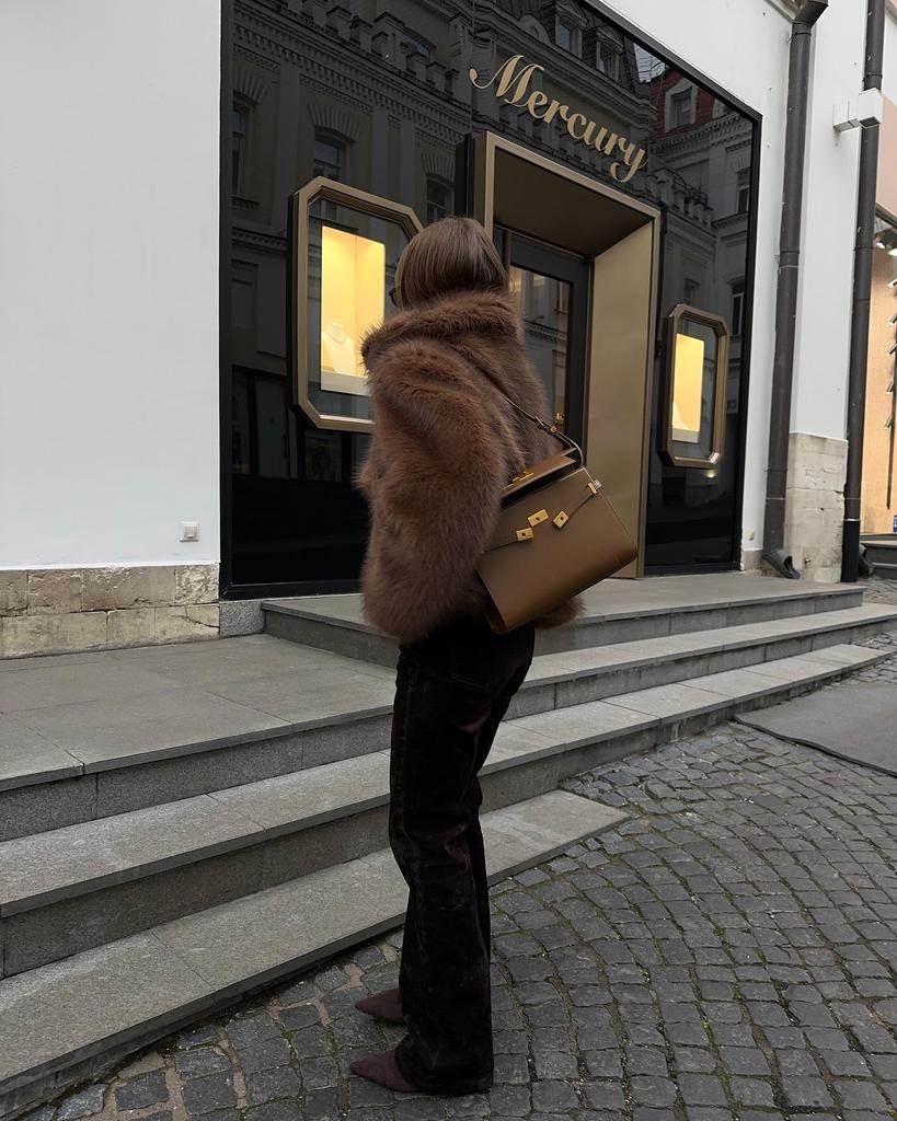 Women's Faux Fur Short Coat with Turn-Down Collar - Casual Versatile Street Style