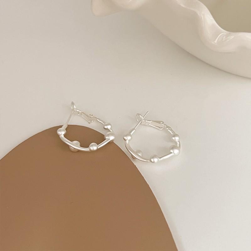 Women's Luxury Textured Metal Hoop Earrings - Versatile Niche Design