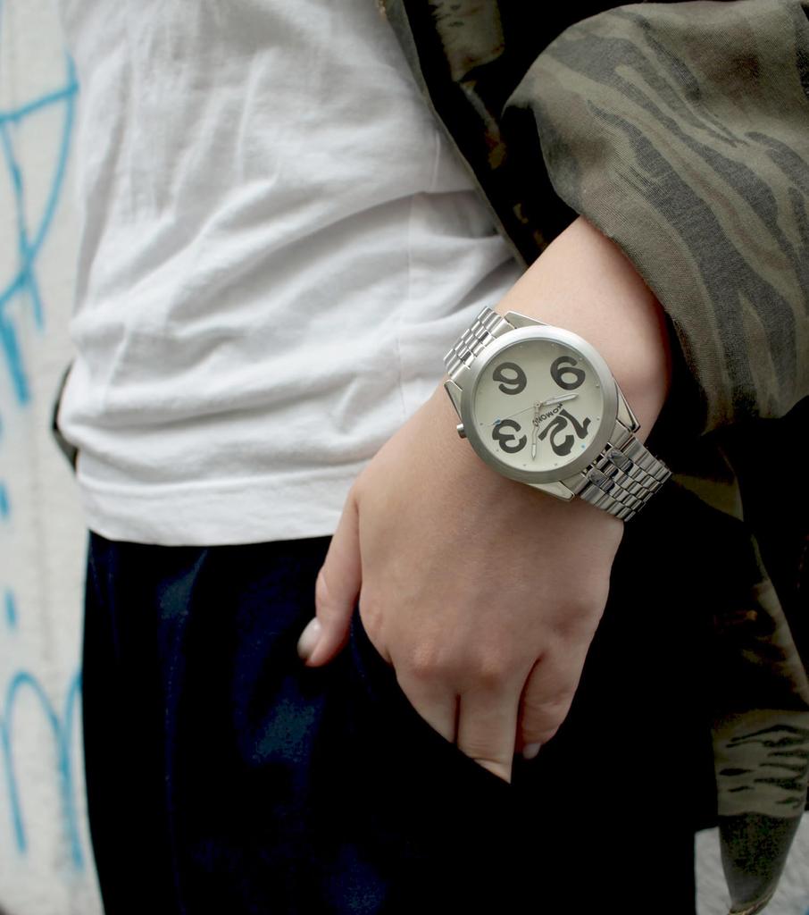 Authorized Distributor [KOMONO] Komono Men's Watch KOM-W4352 RAY Liquid Estate Silver Marshmallow