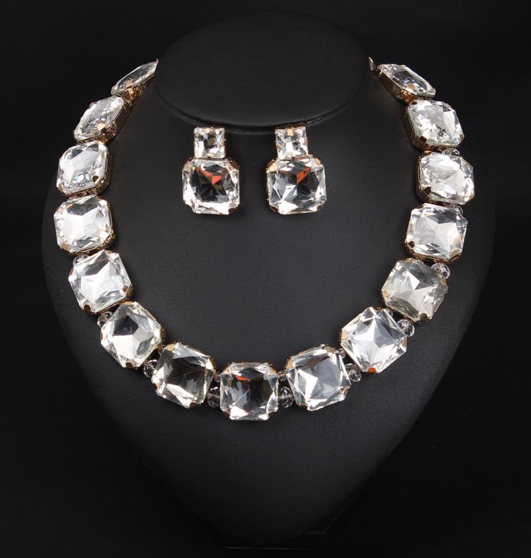 4-Color Exaggerated Crystal Gemstone Short Necklace Collarbone Chain Women'S Accessories