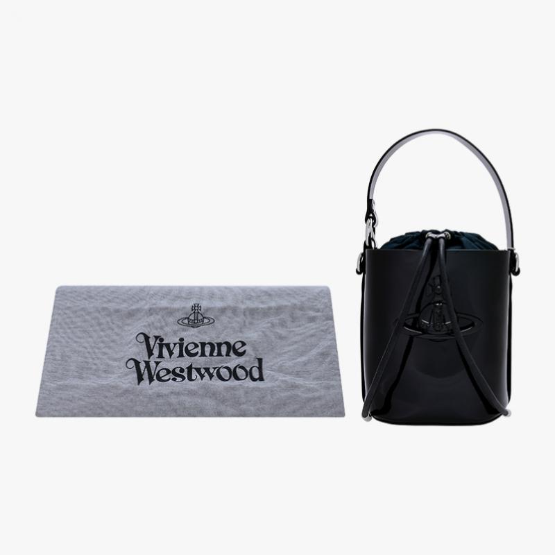 Vivienne Westwood Daisy Shiny Patent Drawstring Shoulder Bag 4c030007w L008i N404