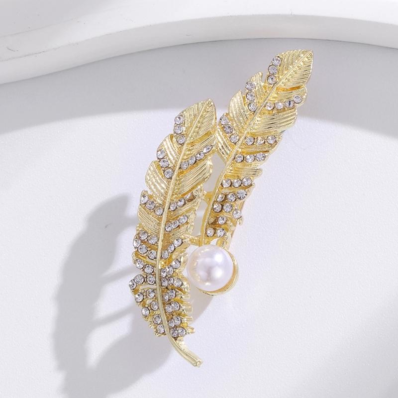 Unique Pearls And Feather Brooch Lightweight 7g Sturdy Zinc Alloy Material Lapel Pin For Daily Comfortable Wear