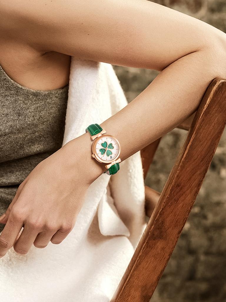 Tomi Luckyfox L48 High-End Women's Watches Simple Quartz Wristwatches Clover Hollow Design Leather Band Wristwatches for Ladies