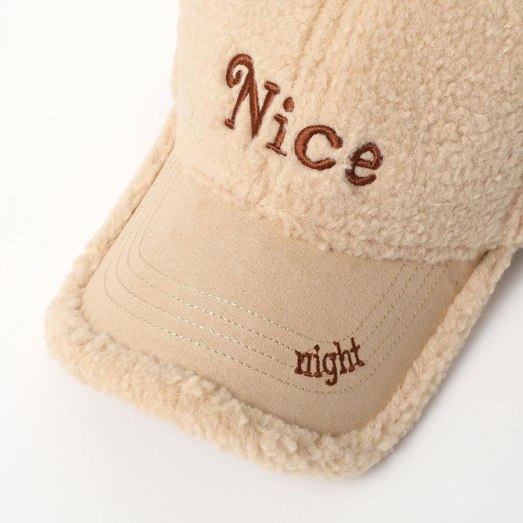 Casquette de baseball version coréenne automne et hiver, en polaire teddy, broderie de lettres, casquette à visière canard, tendance et décontractée, petite casquette de baseball pour femmes qui révèle le visage