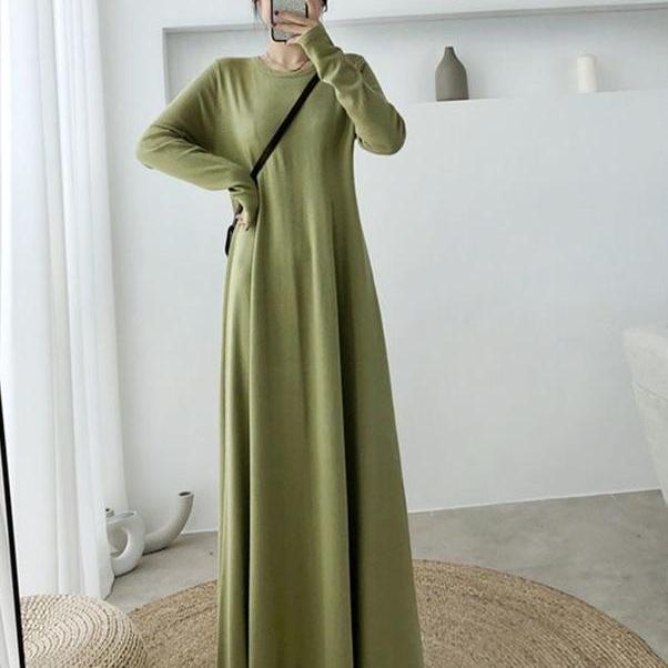 Versatile Solid Color Long-Sleeved Dress - Autumn/Winter Loose Fit with a Design Focus