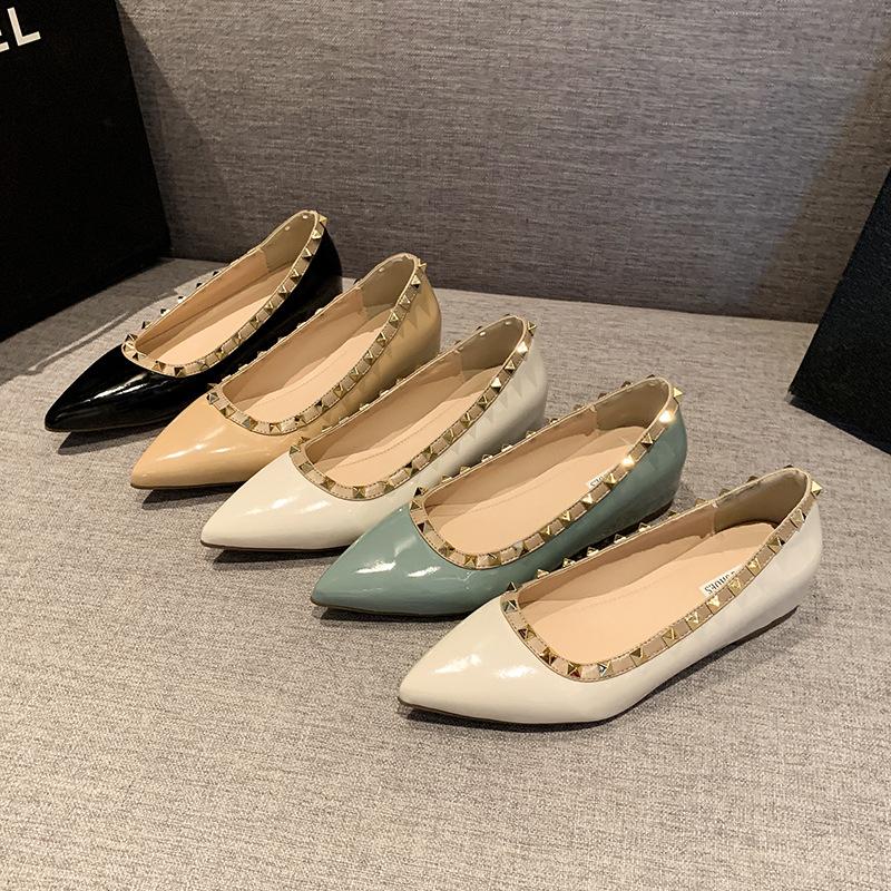 Small Inner Height Increase French Single Shoes Women's 2025 Spring New Pointed Shallow Mouth Women's Shoes Rivet Small Size Evening Shoes