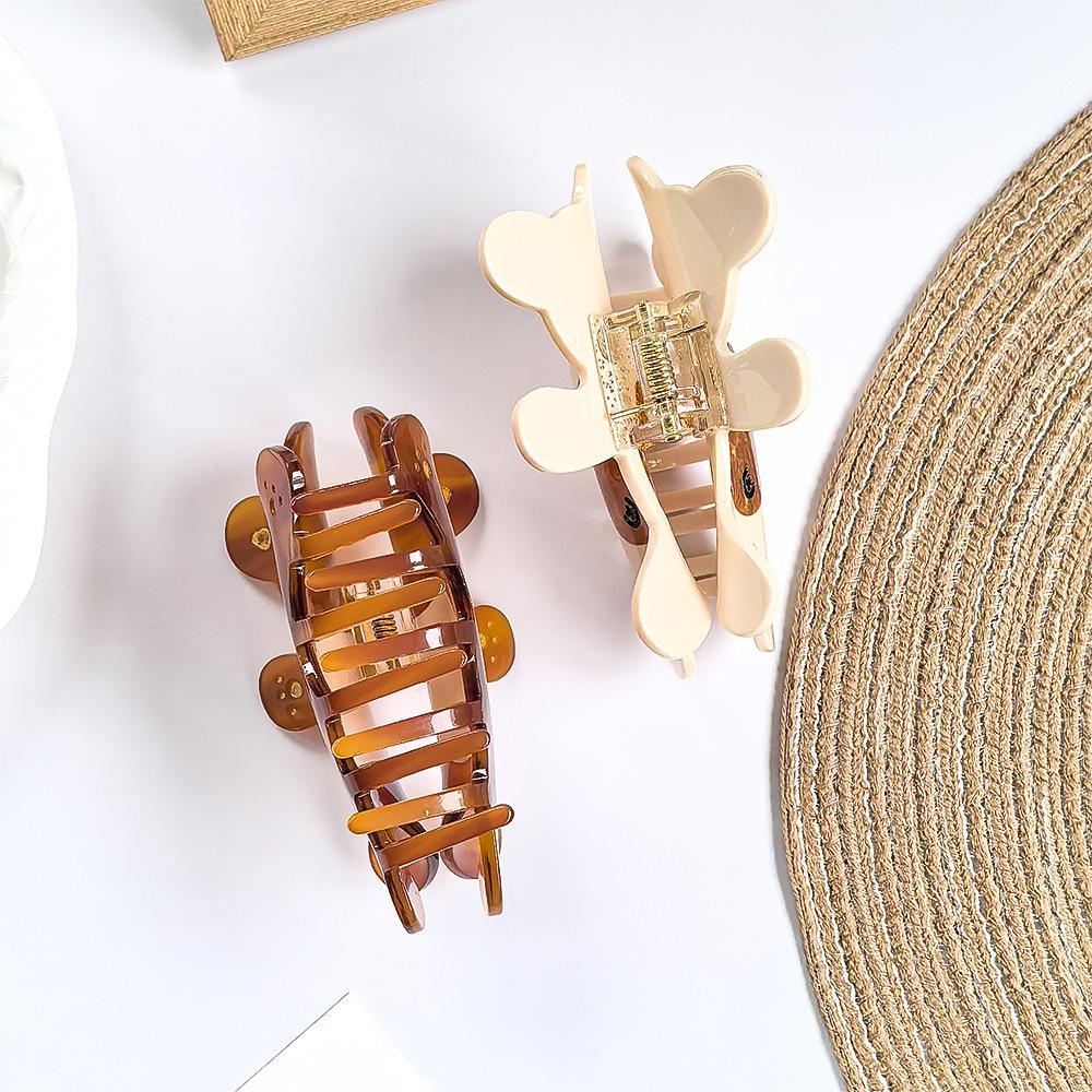 1pc \Little Bear Grab Clip Cartoon Cute Girl Accessories Daily Dressing Sweet Back of Head Shark Clip Medium Hair Grab