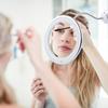 Flexibilní 10x zvětšovací zrcátko LED osvětlení Dotyková obrazovka Přenosný toaletní stolek Make-up Suchá baterie