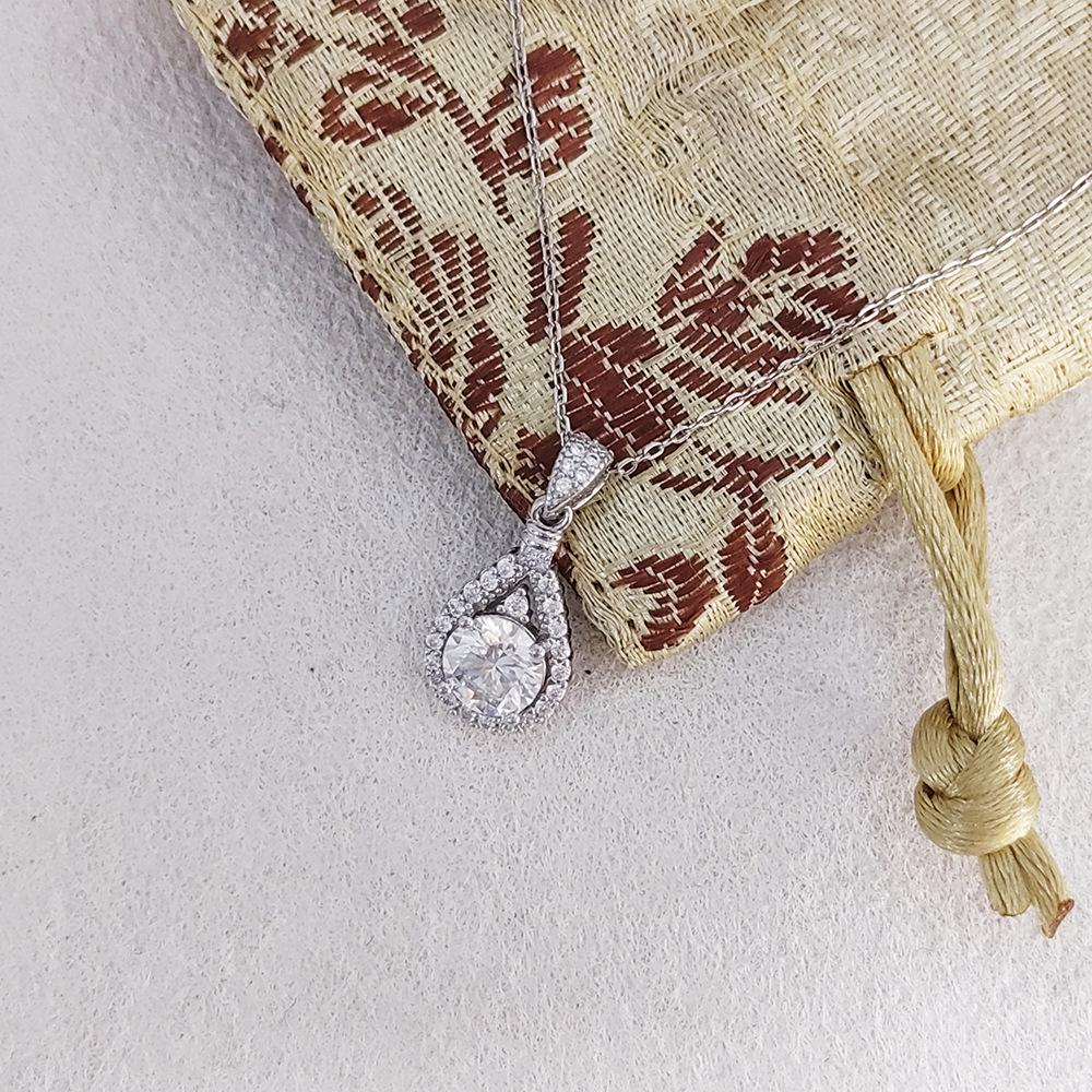 High-End Moissanite Water Drop Pendant Necklace for Women – Elegant, Versatile Gift Jewelry for Girlfriend