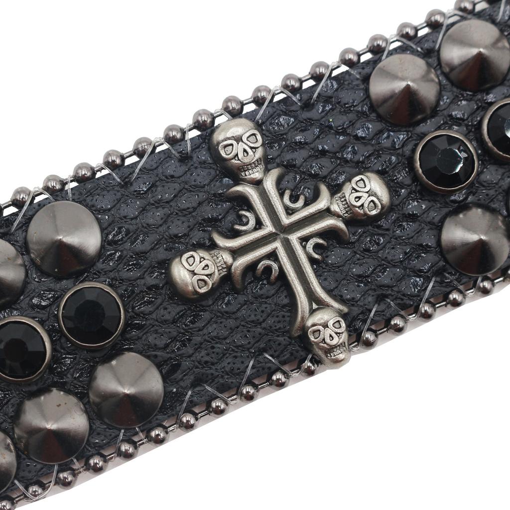 Amerikanisches Strassnietenarmband, Punk Gothic Personalisierter Schmuck mit Kreuzverzierungen