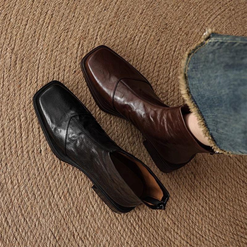 Wyszczuplające botki ze skóry jagnięcej 2025: Damskie Buty Martin na Średnim Obcasie Vintage, Czarny Kwadratowy Nosek, Kolekcja Jesień/Zima.