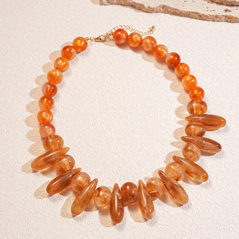 Elegant Acrylic Glass Beaded Pearl Necklace for Women – Versatile and Sophisticated Accessory