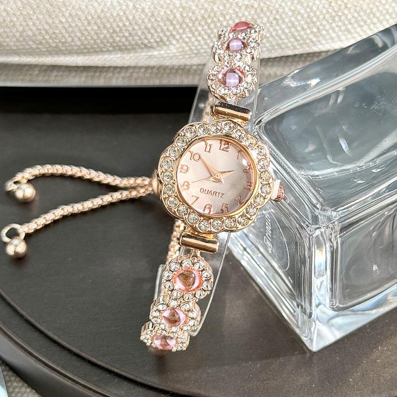 New Diamond Flower Chalcedony Diamond Women's Watch Temperament Fashion Women's Student Pull-up Bracelet Watch