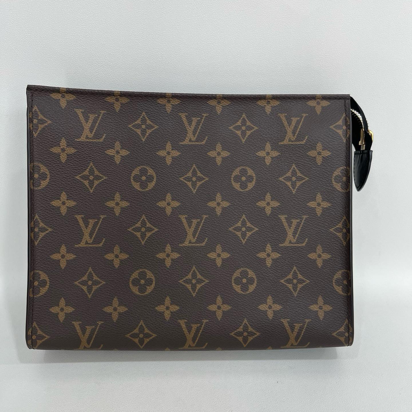 [Pre-Owned] Toiletry Pouch 26 Classic Monogram Canvas And Leather Wash Bag - Excellent #1YZUI3S ONE SIZE