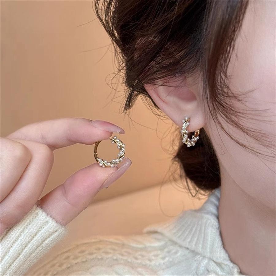 Delicate Pearl Ring Earrings 2025 New Earrings Gentle Temperament Versatile Stud Earrings
