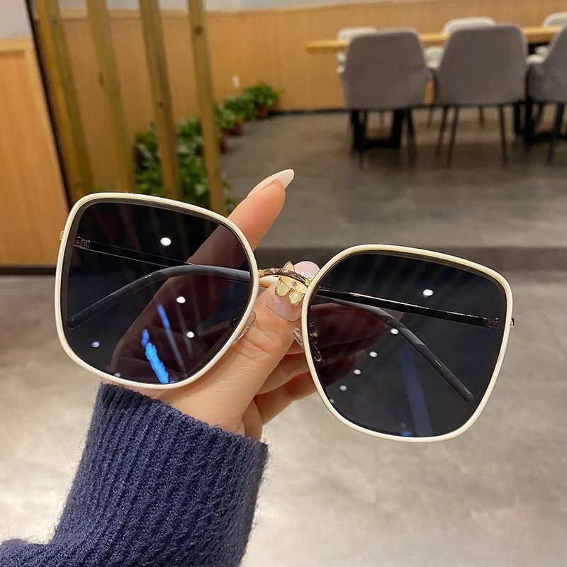 

Квадратные солнцезащитные очки для женщин, корейская версия, солнцезащитные очки Bibi Internet Celebrity в стиле ретро