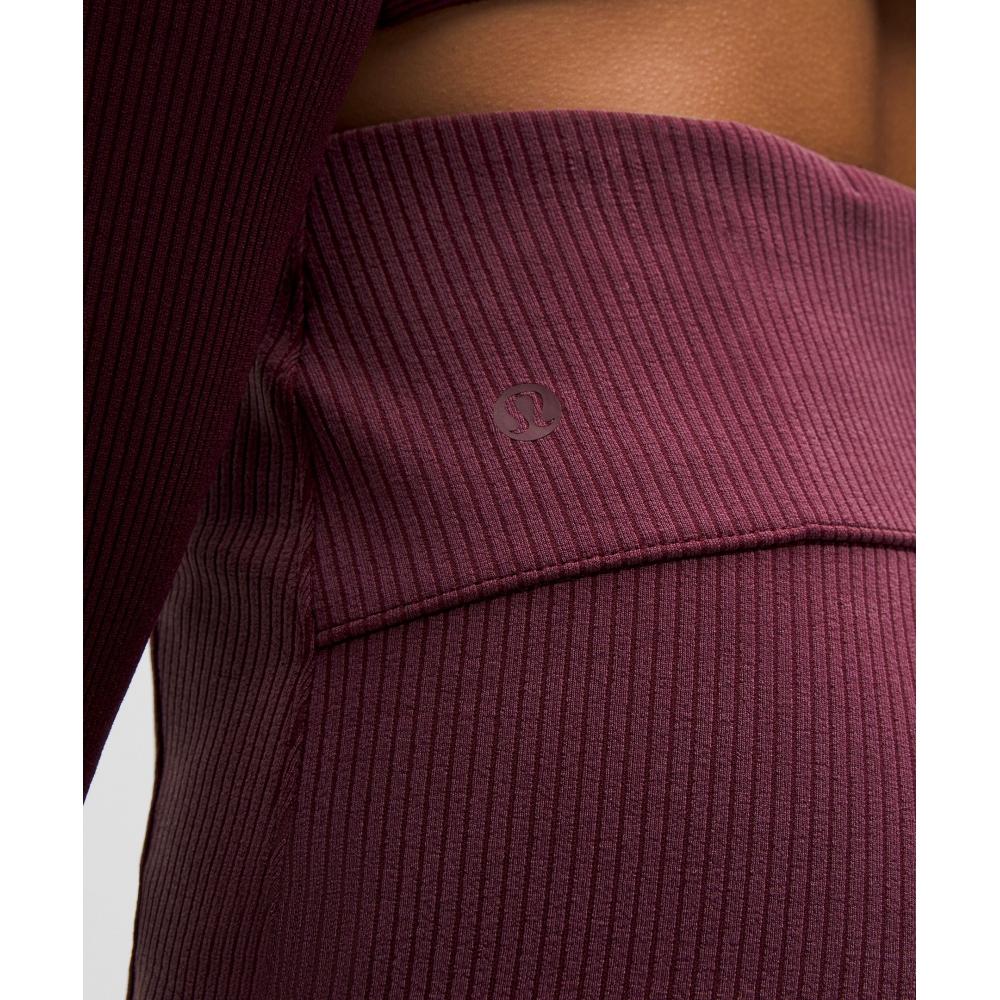 Lululemon Calça Flare Ribbed Softstreme Regular Garnet
