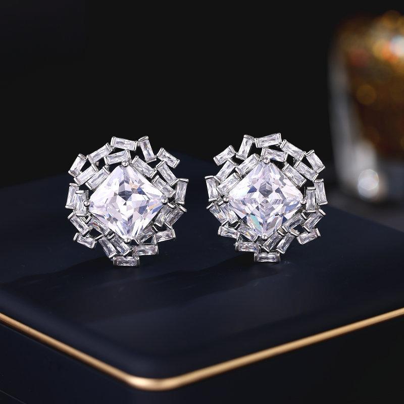 

Серьги-иглы из серебра 925 пробы, серьги-гвоздики из циркония премиум-класса с кристаллами Tide Niche Light Luxury Super Flash Sugar Zircon