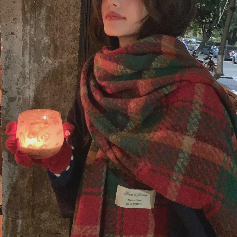 Women's Korean Plaid Tassel Scarf - Festive & Warm for Christmas & New Year