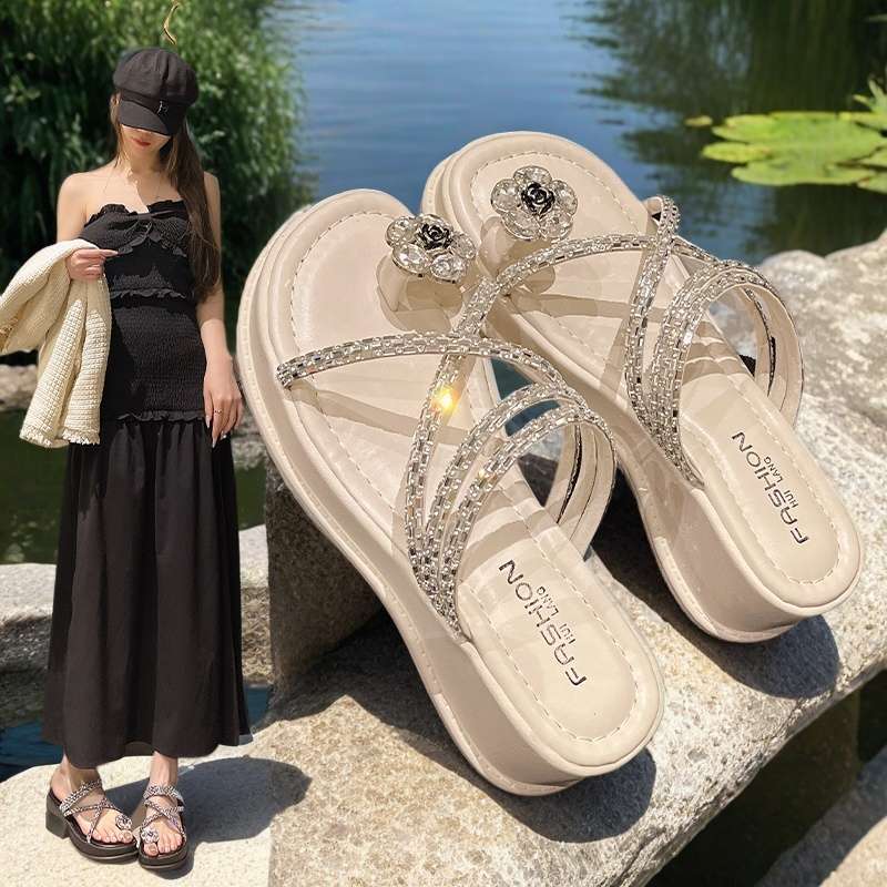 Französische Plattform neue Sandalen Mode Sommer mit Rock tragen Strass Feenhaft ein Wort Schlappen Römer zwei Trage Hausschuhe