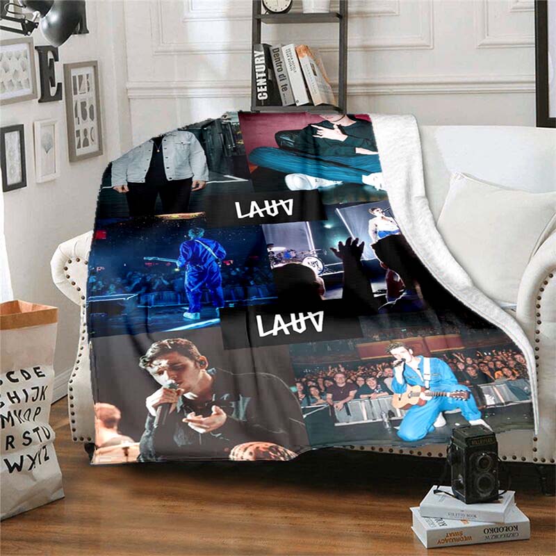Customizable L-Lauv Singer Soft Flannel Blanket, Warm and Comfortable, Suitable for Picnics, Beds, Sofas, and Home Bedrooms.