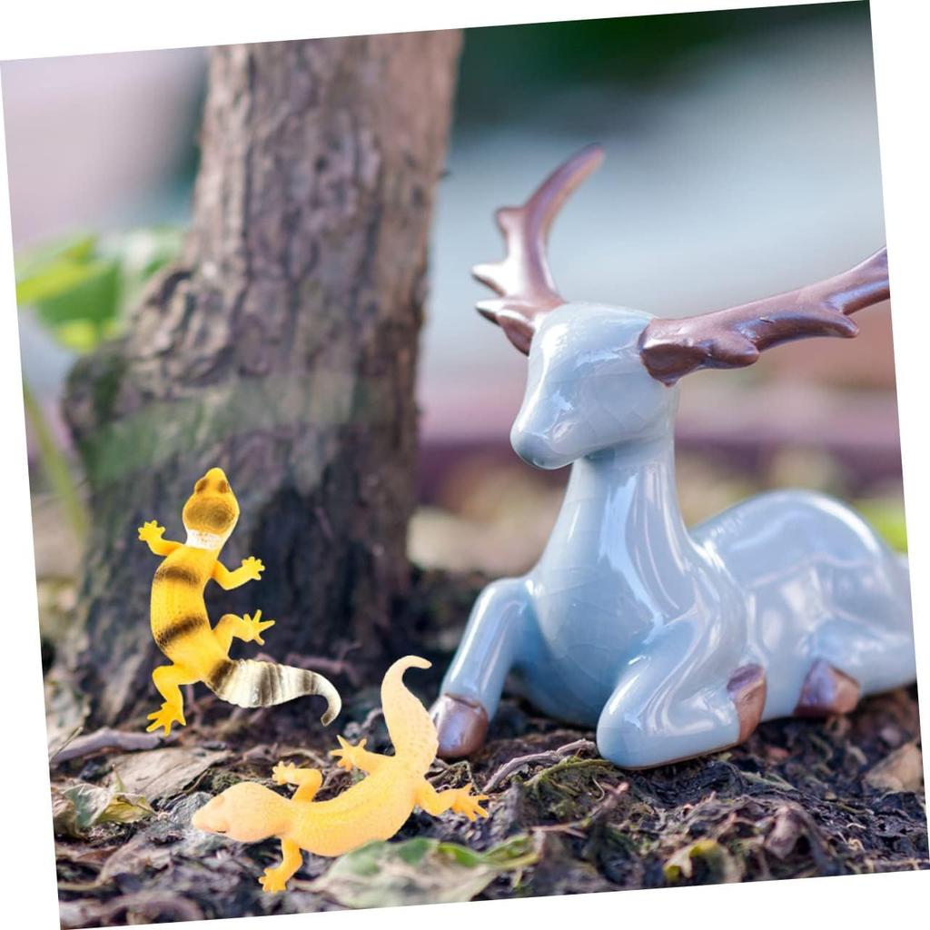 Toyvian 2pcs Simulation Gecko Miniature Animals Tablescape Decor Toys for Toddler Fake Reptile Rubber Lizard Statues Tricky Gecko Toys PVC Animal