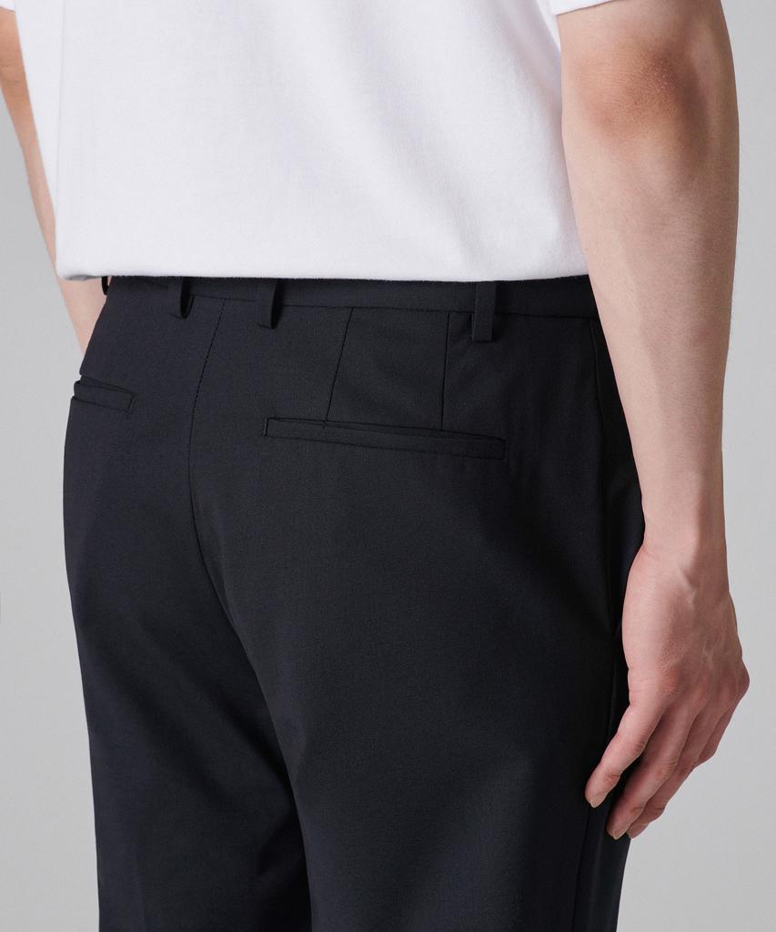 MUSINSA STANDARD Summer Wool Relaxed Tapered Hidden Banding Crop Slacks [Black]