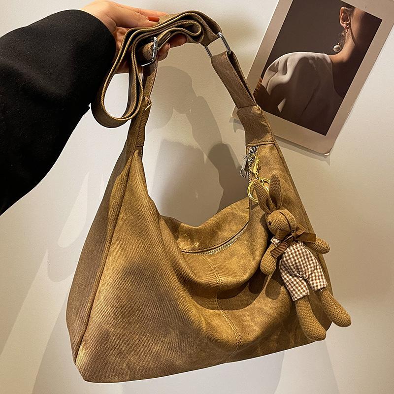 

Women s High End and Versatile Women s Matte Hand Held One Shoulder Crossbody Bag Trendy