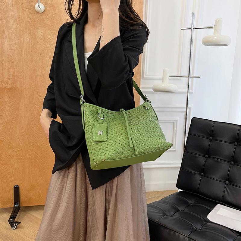 Damen Grün Gewebte PU-Leder Umhängetasche, Lässige Schulterhandtasche mit Verstellbarem Riemen, Modische Tägliche Tasche für Damen, Leichte Messenger Bag