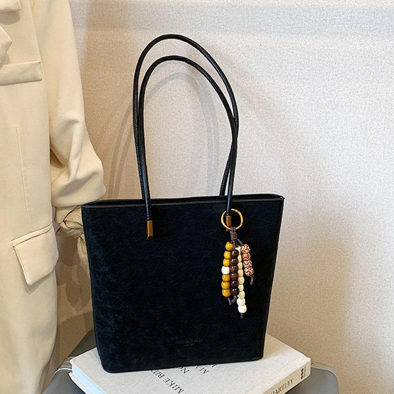 Frosted retro bag women's large-capacity new autumn and winter versatile simple shoulder bag commuting