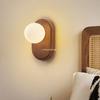 Wabi-sabi Japanische Massivholz-Wandleuchte: Minimalistische Nachttisch- und Eingangsleuchte.