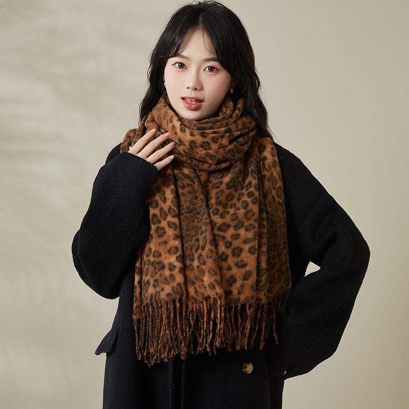 Imitation Cashmere Leopard Dot Printing Scarf European and American New Versatile Couple Scarf Thickened Warm Fringed Shawl