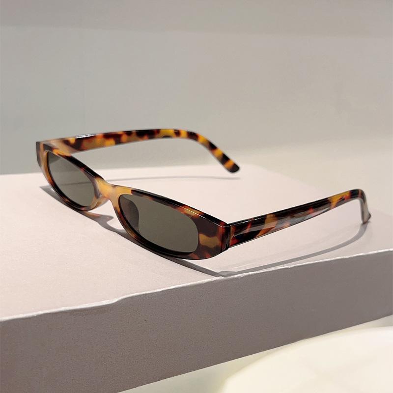 Classic Vintage Small Frame Sunglasses Women For Men Luxury Brand Design Sun Glasses Punk Popular Hip Hop Oval Shades Uv400