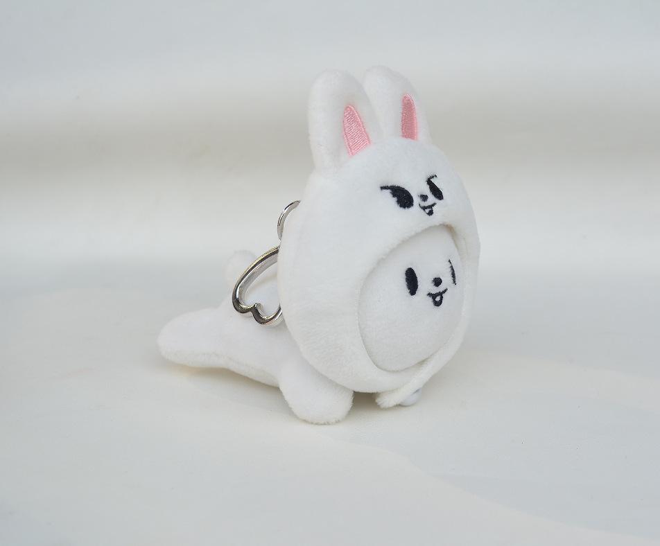 The latest crouched doll with a hat, cute pendant and star merchandise from