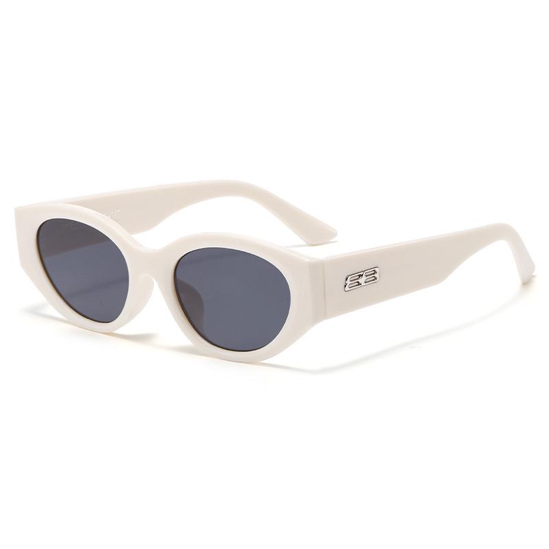 2026 Cross-Border Fashion Trend Sunglasses: Stylish Small Frame for Photography & Travel