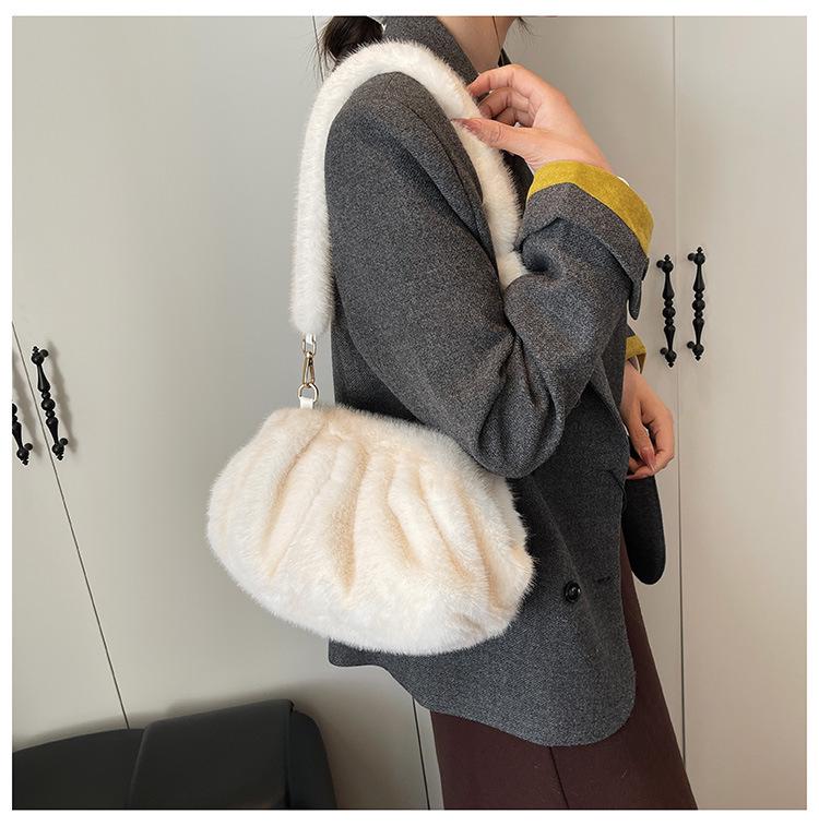New High-End Plush Pleated Cloud Bag - Women's Trendy Crossbody for Autumn/Winter