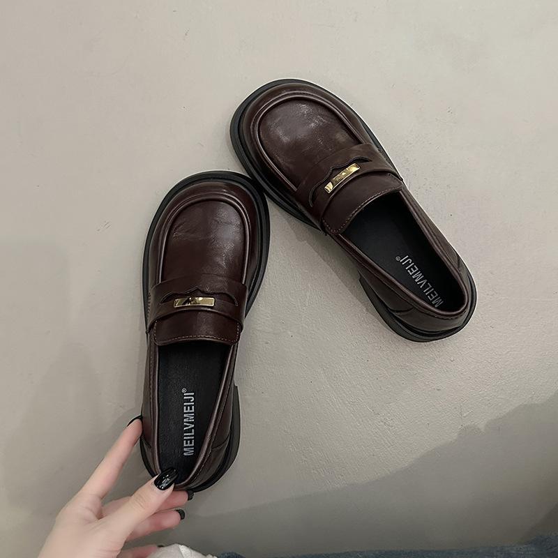

thick-soled one-pedal black small leather shoes for women s 2025 new autumn British style loafers, shallow casual single shoes 40 коричневый