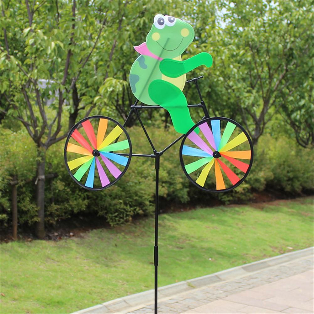 Eye Catching Large Animal Wind Spinner Captivates with its Rotating Motion