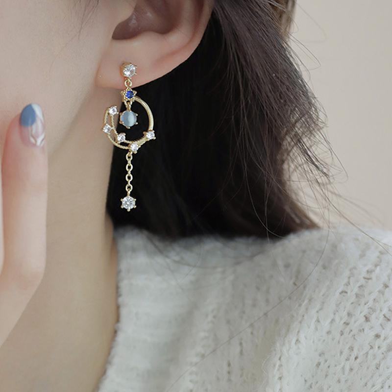 1Pair Exquisite Pearl Moon Asymmetric Drop Earrings  Blue  Pendant Earrings Cute Girl Party Wedding Jewelry