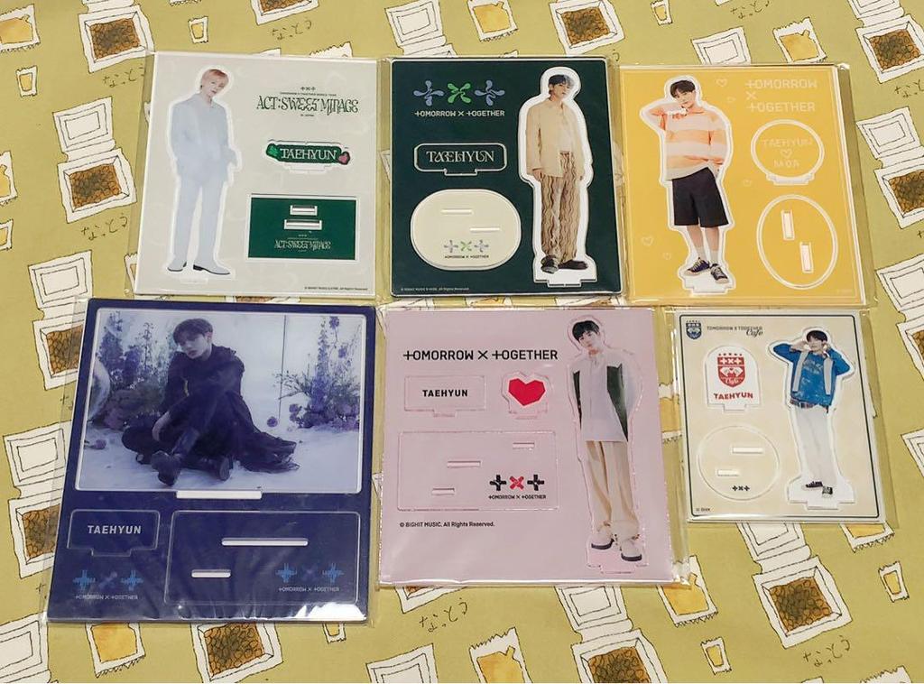 [USED] TXT Taehyung Acrylic Stand Set