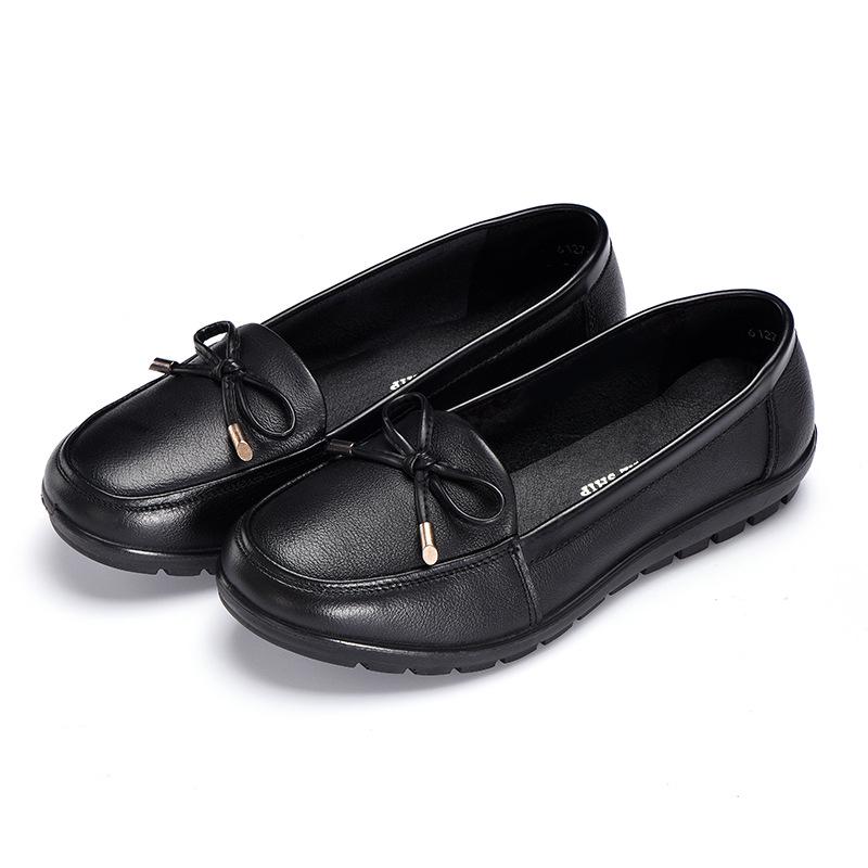 

2025 Women s Soft Leather Low-Top Shoes – Comfortable, Soft Sole, Round Toe, Shallow Mouth for Casual Wear, Large Sizes for Middle-Aged & Elderly Moms 35