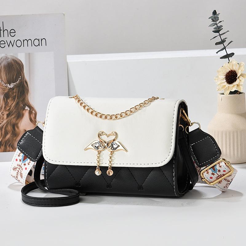 2025 New Style Women's Bag Trendy One-shoulder Crossbody Small Square Bag Fresh, Sweet, Fashionable and Versatile High-end Chain Mobile Phone Bag