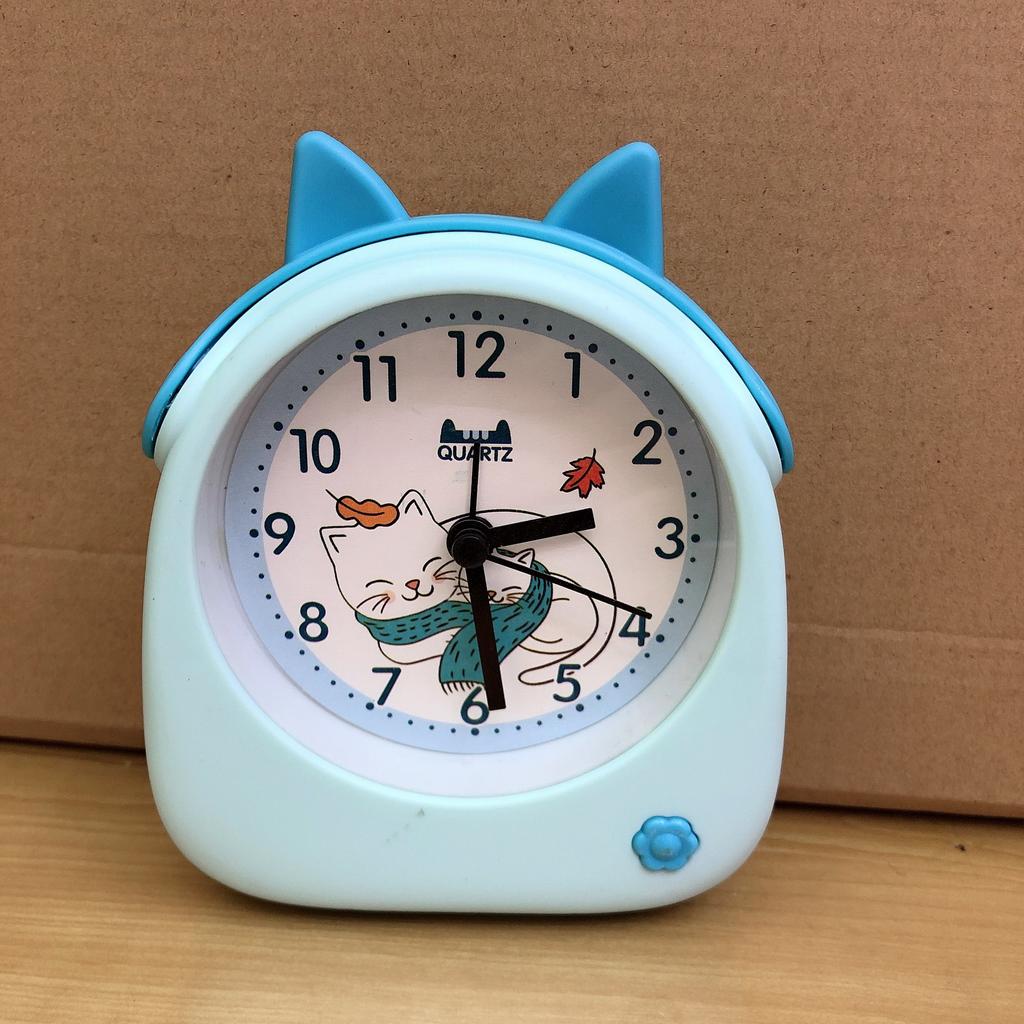 Modern Cartoon Cute Cat Animal Shape Small Watch Children's Study Clock