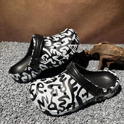 Cool Cartoon Graffiti Clogs – Unisex Couple Beach Sandals, Soft Sole Breathable Hollow Shoes